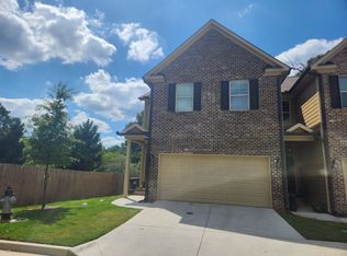 302 Cashes Dr, Lilburn, GA 30047