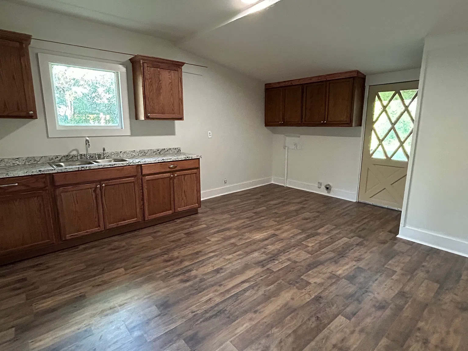 2 bed, 1216 sqft, $1,250 — Photo 4