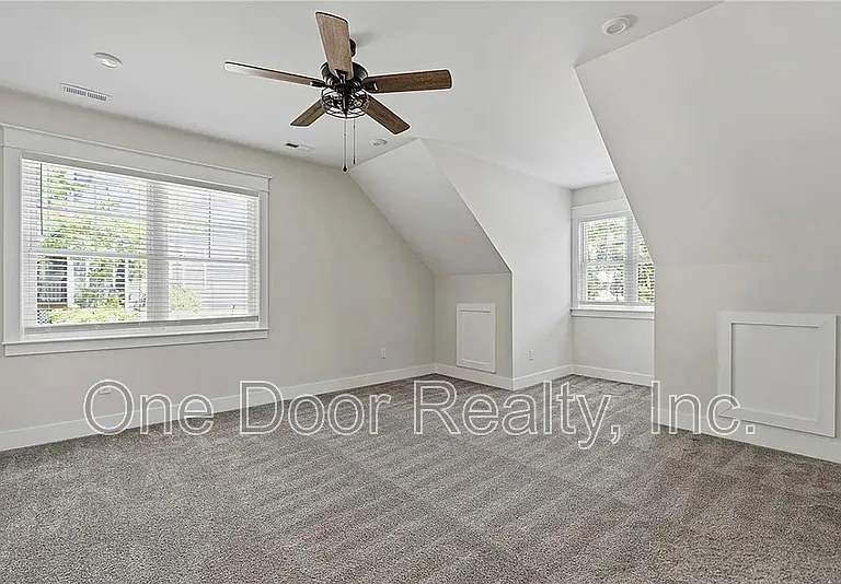 5320 Linkshire Ln — Photo 54