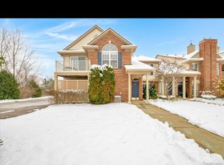 3695 Oakmonte Blvd #2, Rochester, MI 48306