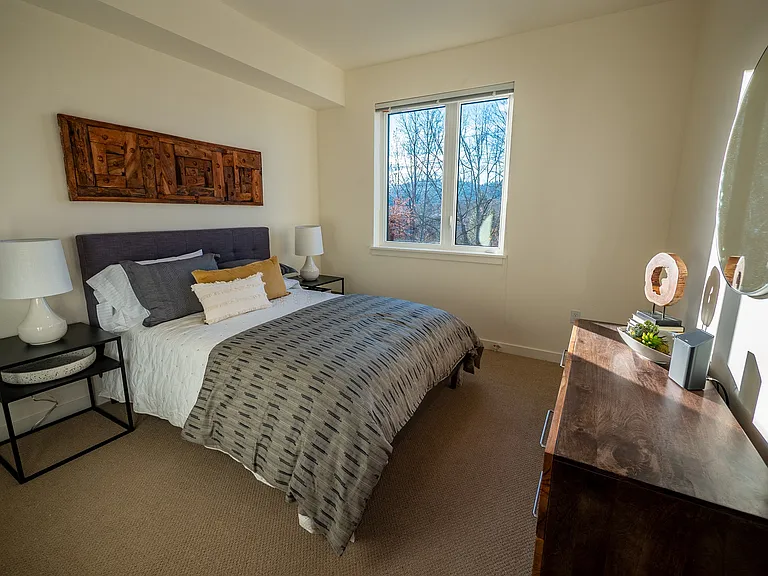 Amazon Corner | Bedroom