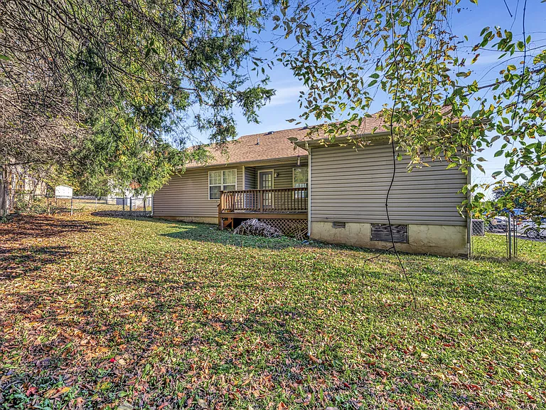 1113 Odom Ct — Photo 4