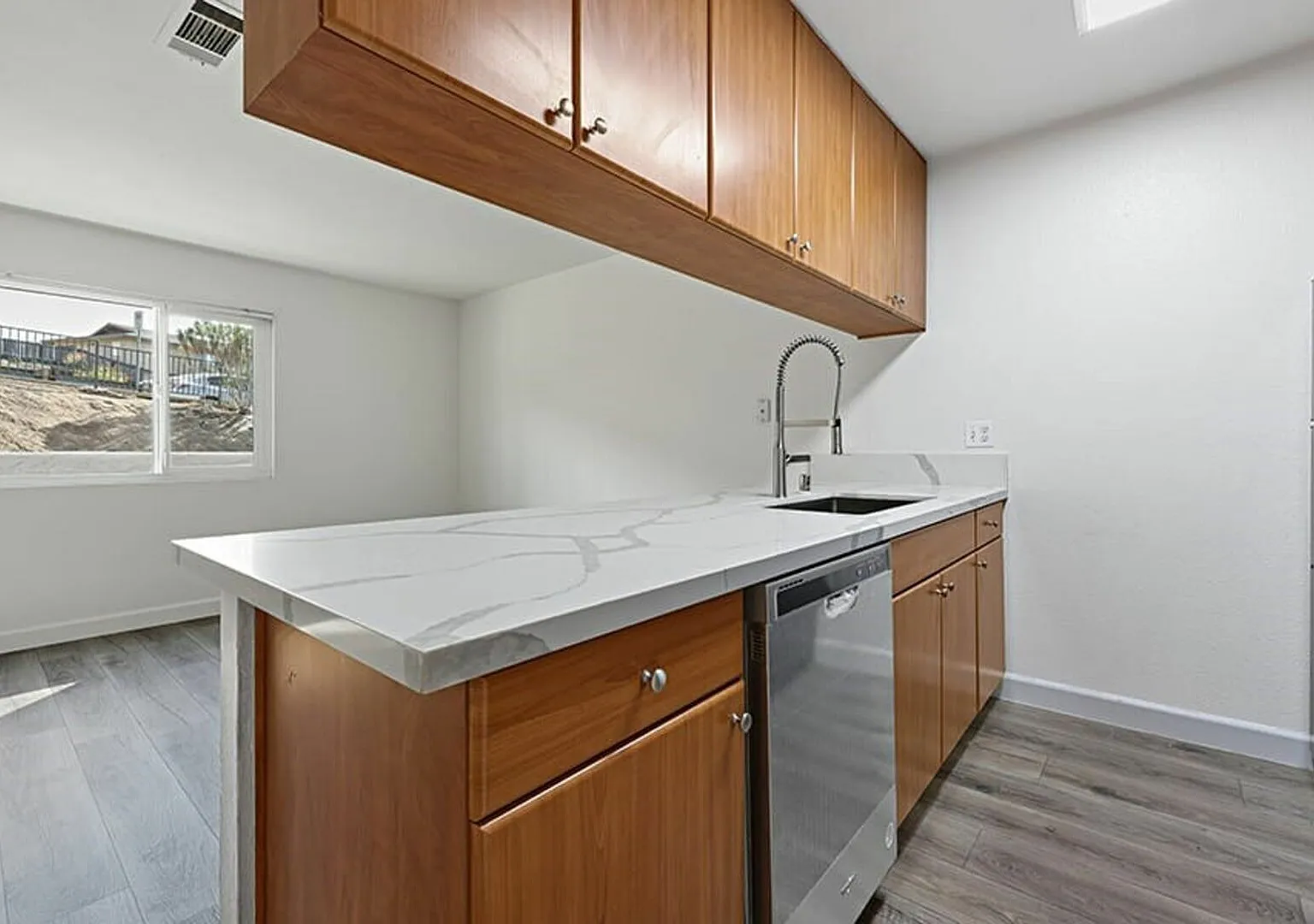 Canyon Springs Townhome Apartments — Photo 2