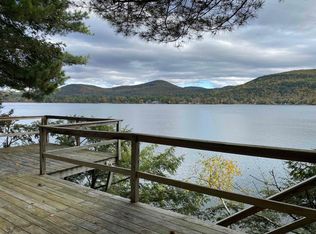 2718 W Lake Rd, Poultney, VT 05764