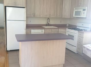 2366 27th St, Astoria, NY 11105