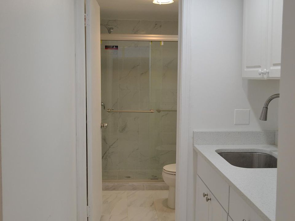 2nd image of 2339 Front Office Shr