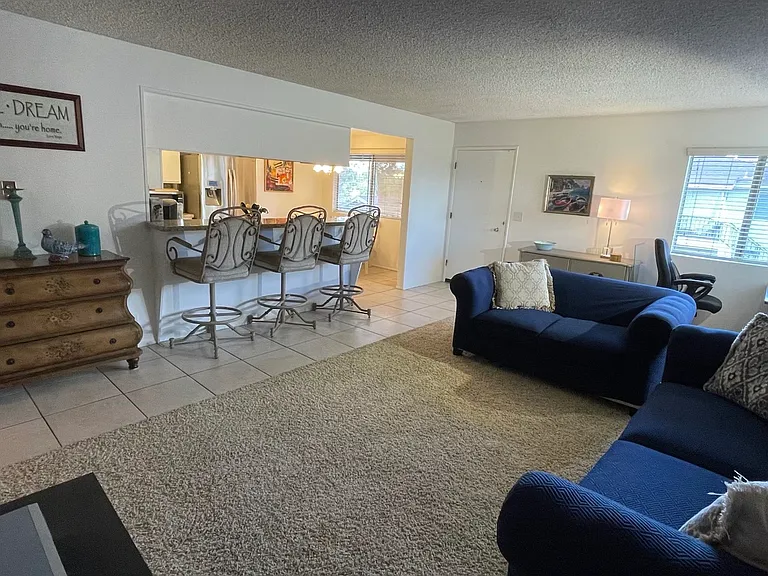 5908 Stockdale Hwy #1 — Photo 15
