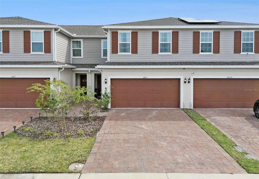 4 bed, 2.5 bath, 1868 sqft, $2,600 — Photo 1