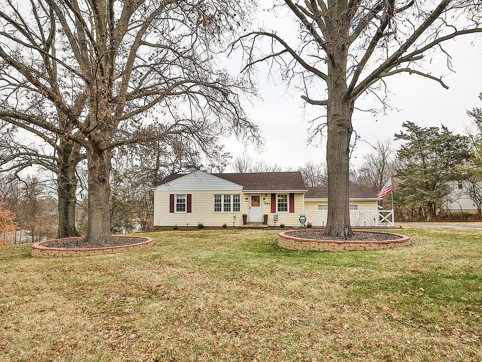 2nd image of 944 Schulte Rd