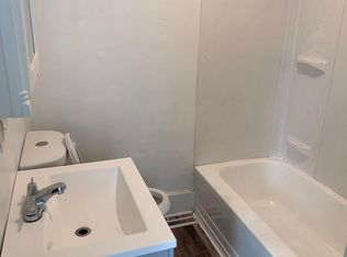 703 Washington Ave #B, Alton, IL 62002