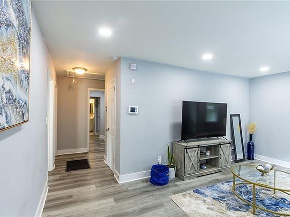 4th image of 73 Anderson Ave NW