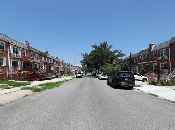 6926 174th St, Flushing, NY 11365
