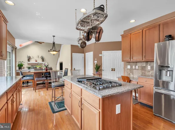 7 Wright Dr, Chesterfield, NJ 08515