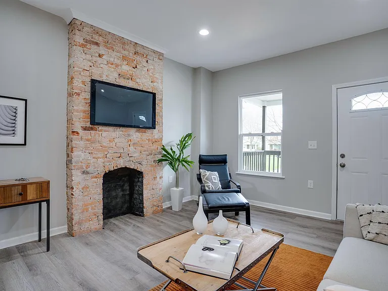 293 W Park Ave — Photo 8