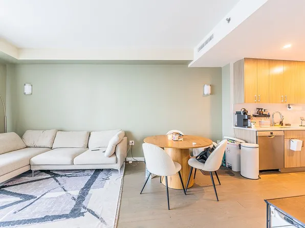 8808 Justice Ave Unit 7E, Elmhurst, NY 11373