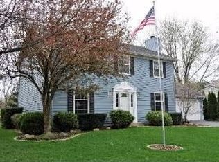 1336 Chestnut Ridge Dr, Naperville, IL 60540