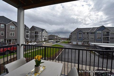 Gorgeous Bethany Condo with balcony
