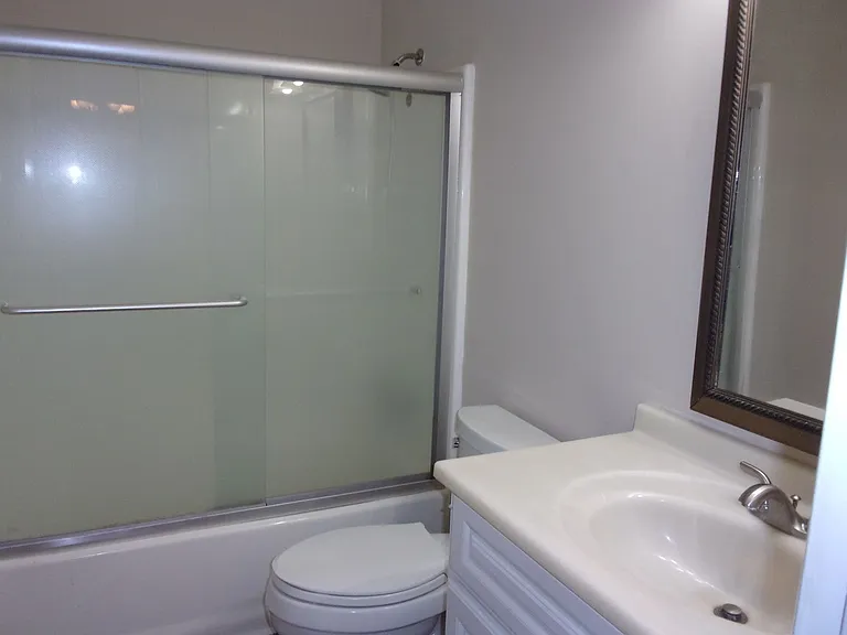 522 N Jones Ave — Photo 11