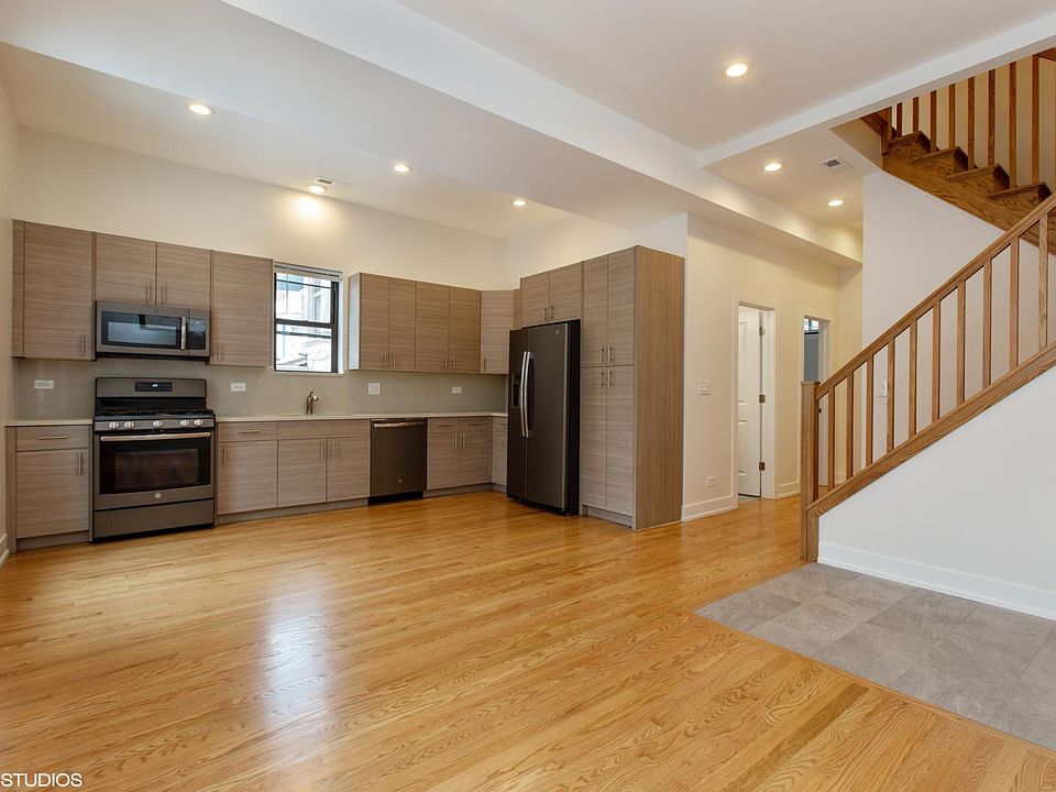1st image of 5039 N Winchester Ave #2