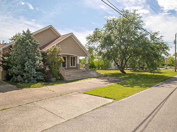 2nd image of 204 West Ave