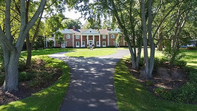 84 Inverway photo 1