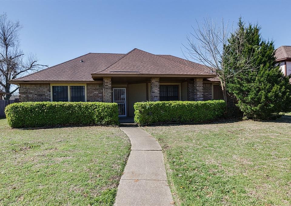 1st image of 1225 Essex Dr