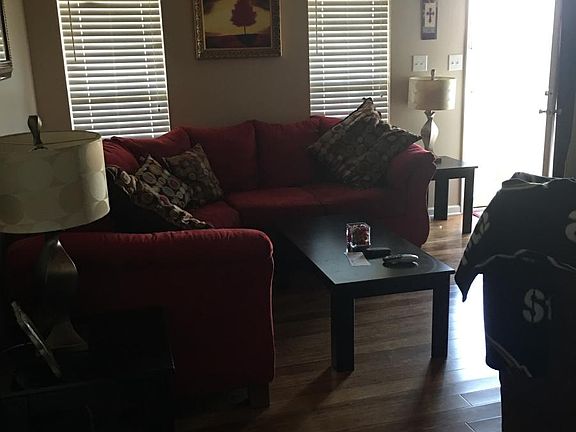 3rd image of 1129 Parkview Cir S