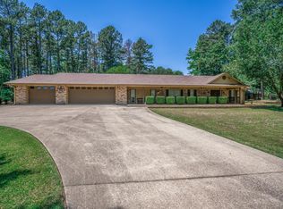 1717 W Lake Dr, Gladewater, TX 75647