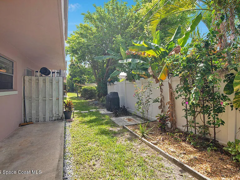 401 Monroe Ave #B105 — Photo 17