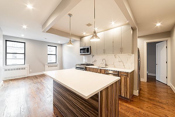 1st image of 15 Crooke Ave APT 5E