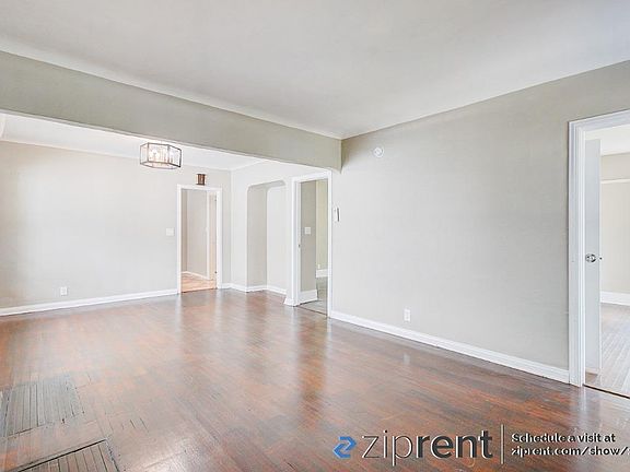 3rd image of 1118 W 70th St