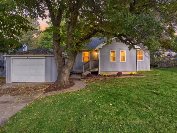 404 Crystal Lake Rd, Algonquin, IL 60156