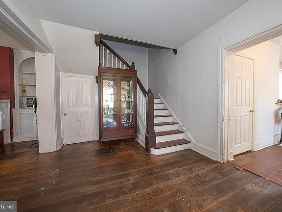 5th image of 59 Fairview Ave