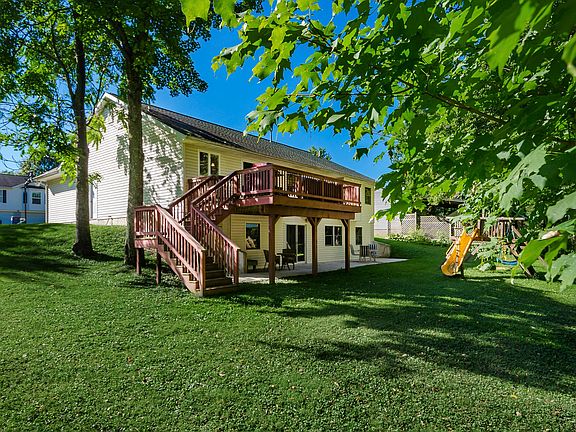 3rd image of 412 Fancy Ct
