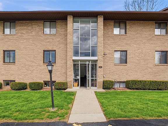 2nd image of 203 Piper Ln