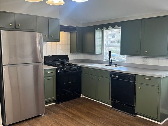3rd image of 1011 Payne St