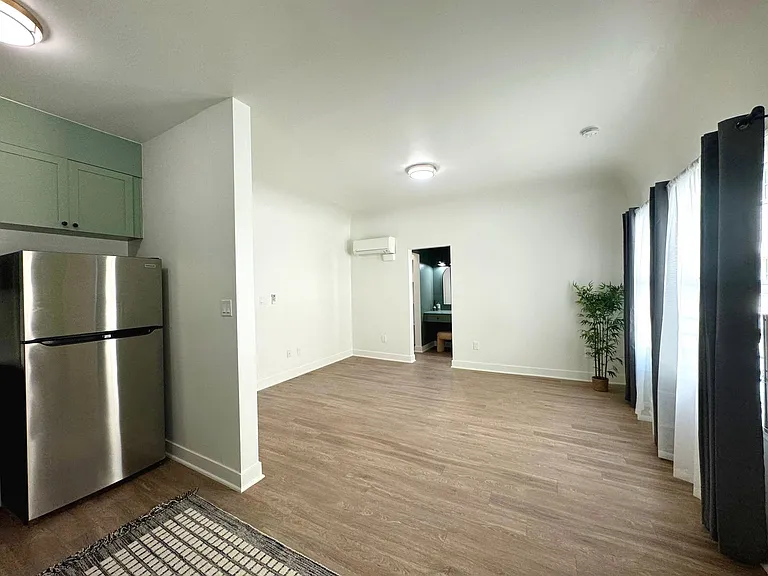 3218 W Sunset Blvd — Photo 7