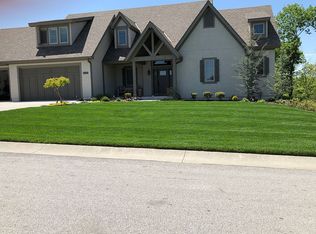 308 NW Nutall Dr, Lees Summit, MO 64081
