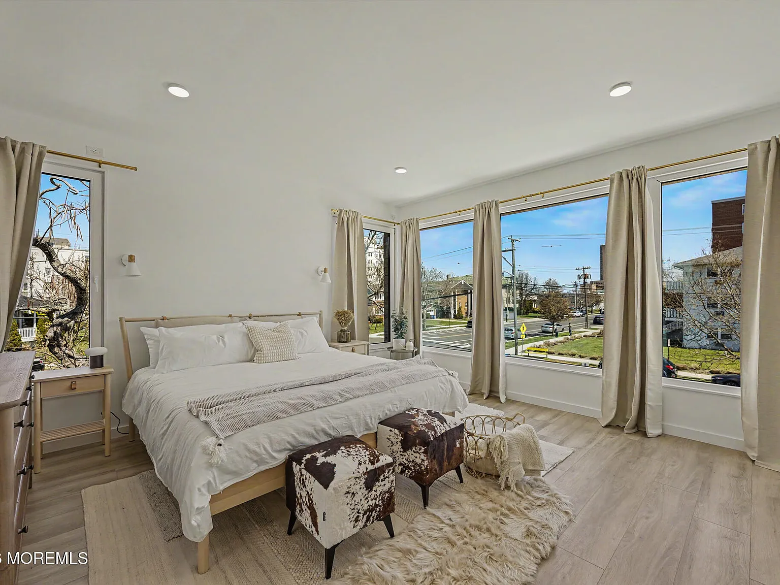 4 bed, 4.5 bath, 3700 sqft, $15,000 — Photo 3