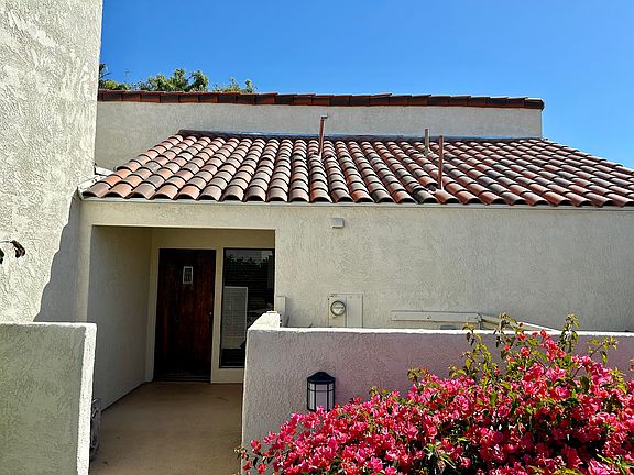 2nd image of 450 Sunningdale Dr