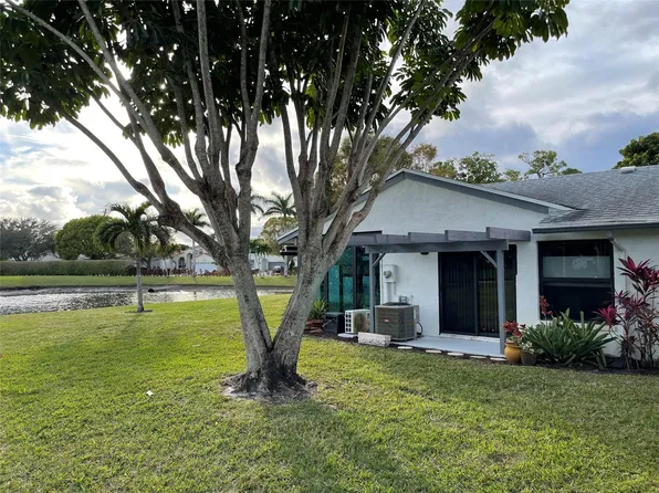 6114 Woodlake Boulevard #6114, Greenacres, FL 33463