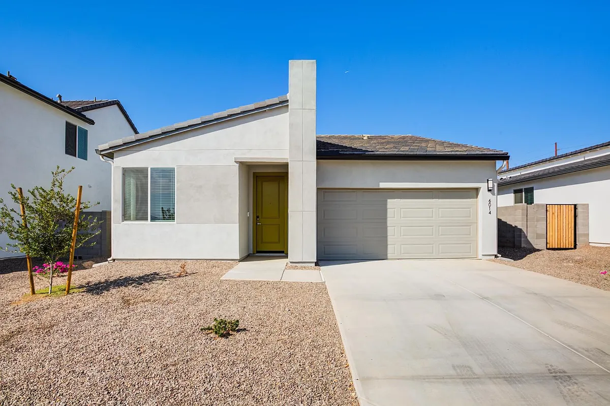 Building Photo - 6326 S 47th Dr