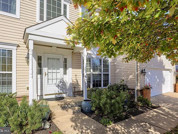 2nd image of 101 Hearthstone Ct