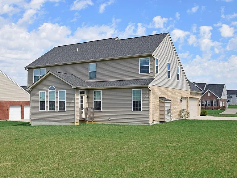 5015 Lakota Woods Dr — Photo 2