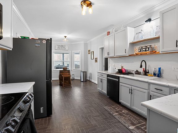 5th image of 135 Kingsley Rd