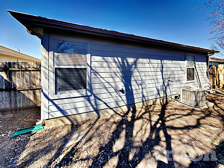 10525 Flamewood Dr — Photo 16