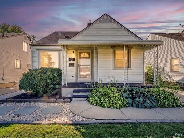 805 Cloverlawn Blvd, Lincoln Park, MI 48146