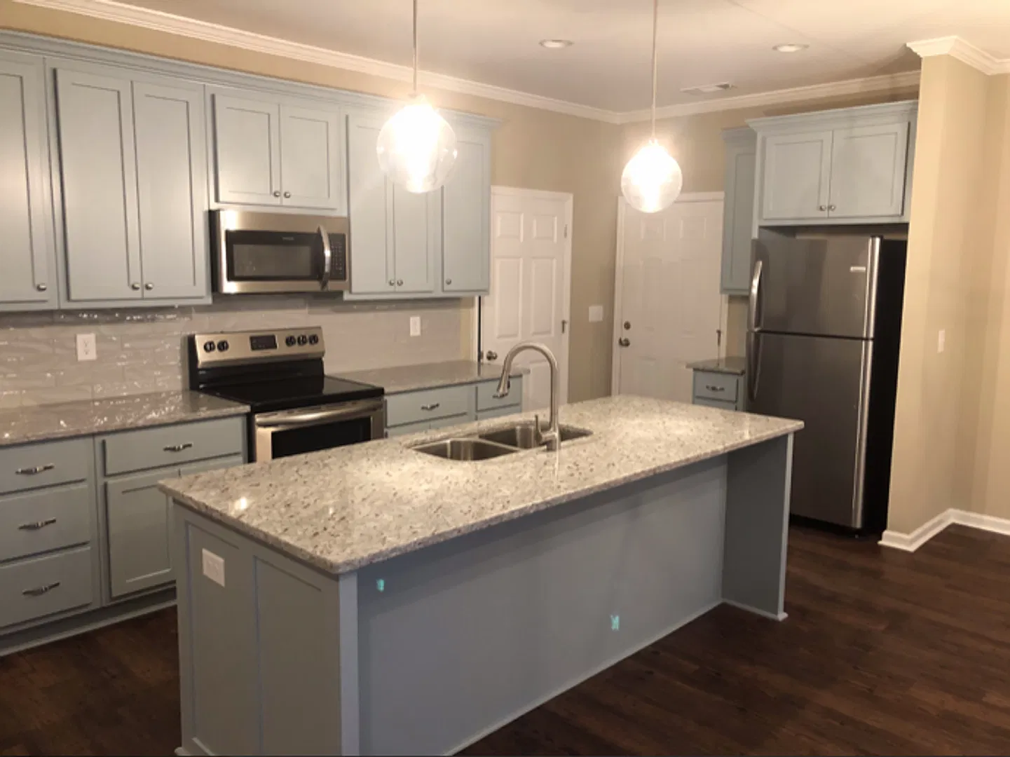 3Bed/2Bath Home Available Soon! — Photo 4
