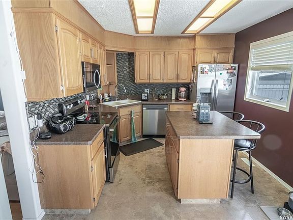 5th image of 310 Assiniboia STREET