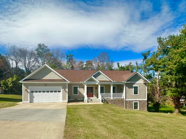 114 Sunshine Dr, Lewisburg, WV 24901